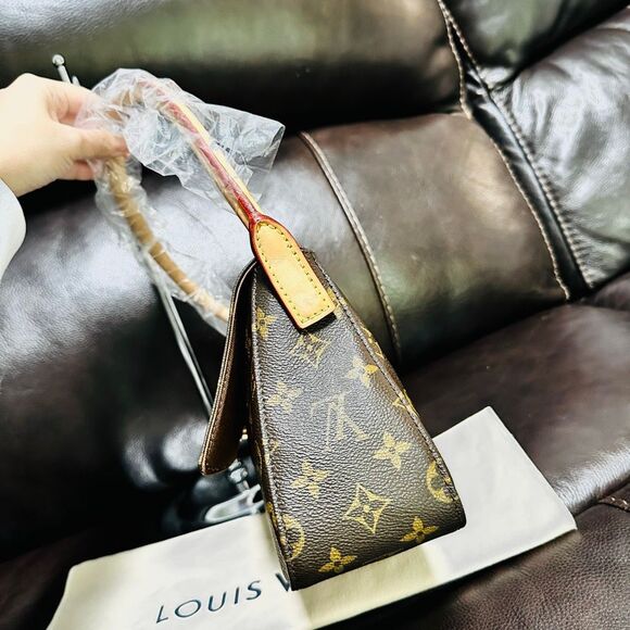 Brand New Louis Vuitton Mini Looping - Picture 5 of 15
